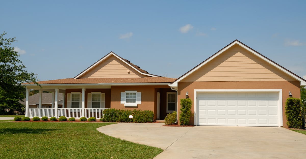 Common Mistakes to Avoid when Handling and Storing Roofing Materials